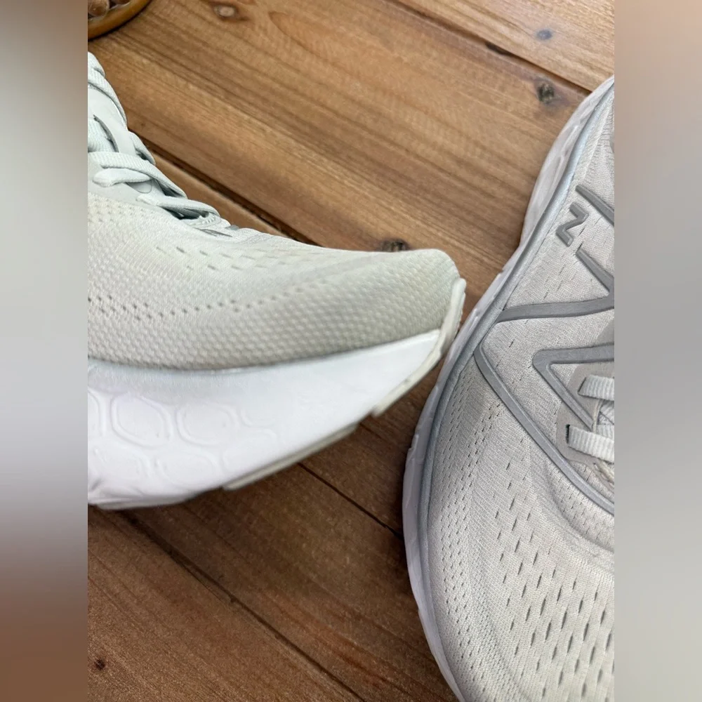 New Balance Women's Fresh Foam Shoes 8.5 Wide - Picture 13 of 15